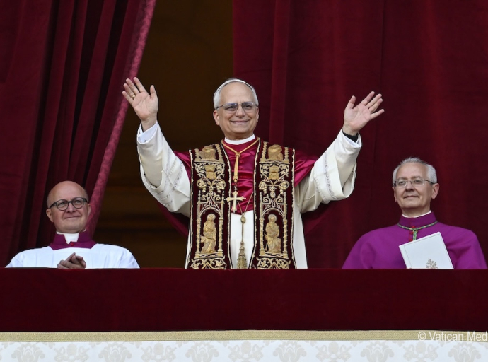 Primer aniversario de la elección del Papa León XIV a la Cátedra de Pedro 8 de mayo de 2026