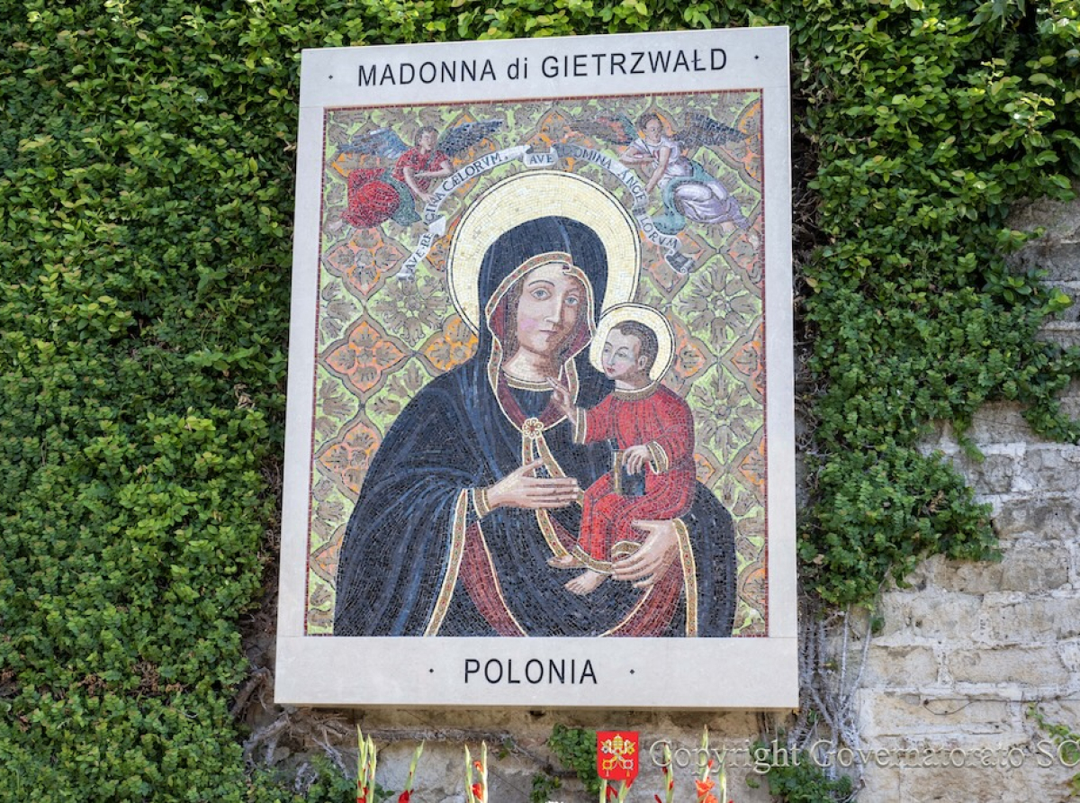 Bénédiction d’une mosaïque mariale dédiée à Notre-Dame de Gietrzwald dans les Jardins du Vatican