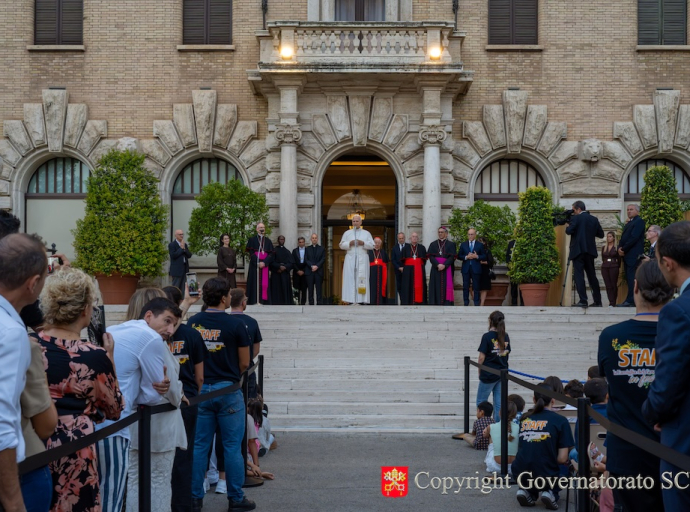 León XIV en “La familia de la Gobernación está de fiesta”