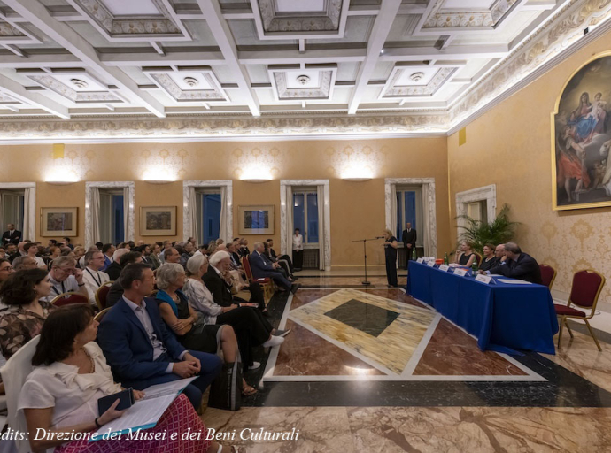 Nel Palazzo Apostolico di Castel Gandolfo inaugurata la mostra “Le Litanie della Vergine di Mario Deluigi - Dialogo tra sacro e astrazione”