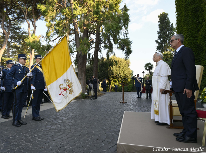 Alla Grotta di Lourdes nei Giardini Vaticani Papa Leone XIV ha celebrato la Messa per il Corpo della Gendarmeria 