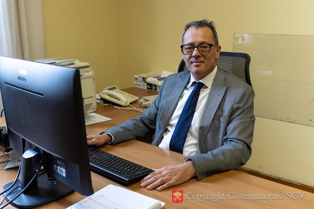 En diálogo con el Director de la Farmacia Vaticana, Fray Thomas Binish Mulackal