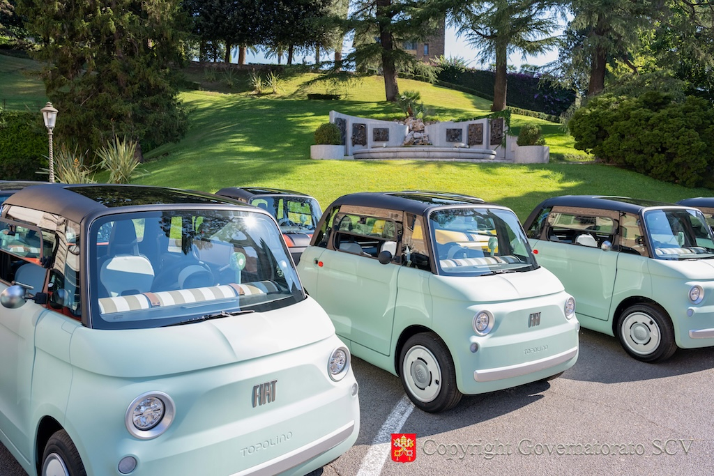  Cerimonia di consegna di 20 Fiat Topolino