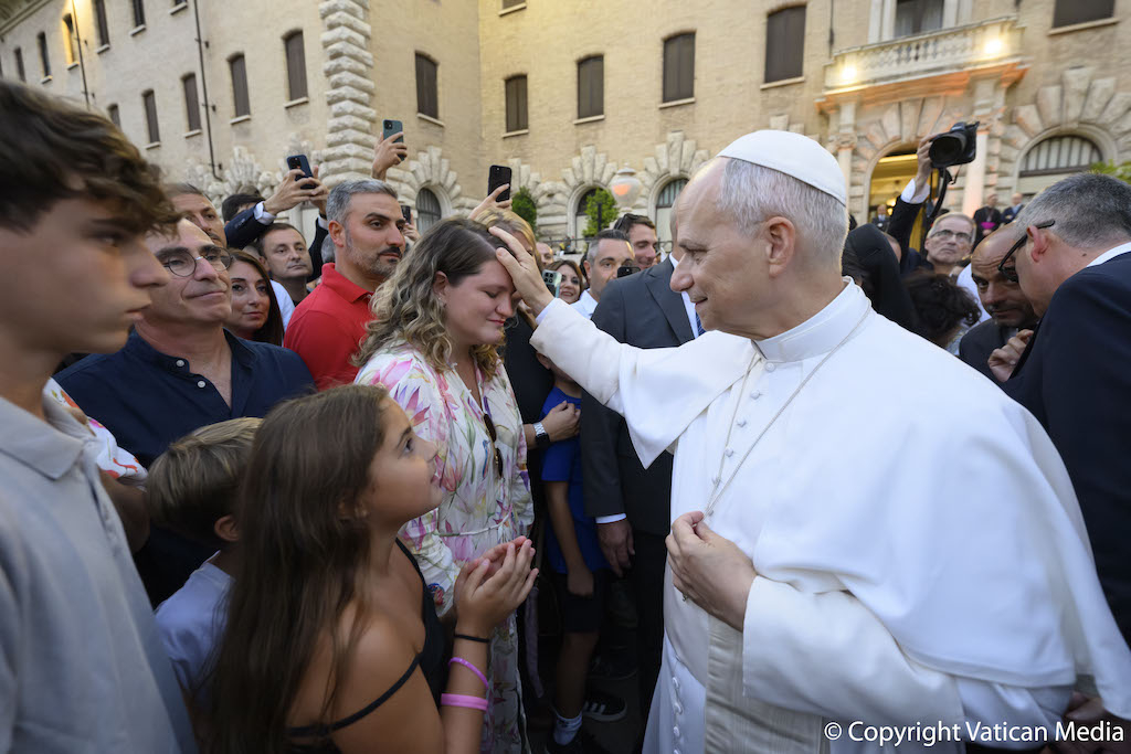 El Papa León XIV con la Familia de la Gobernación en fiesta